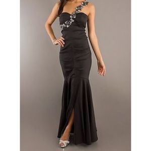 David’s Bridal Xscape sz 4 gown 57in(floor length)